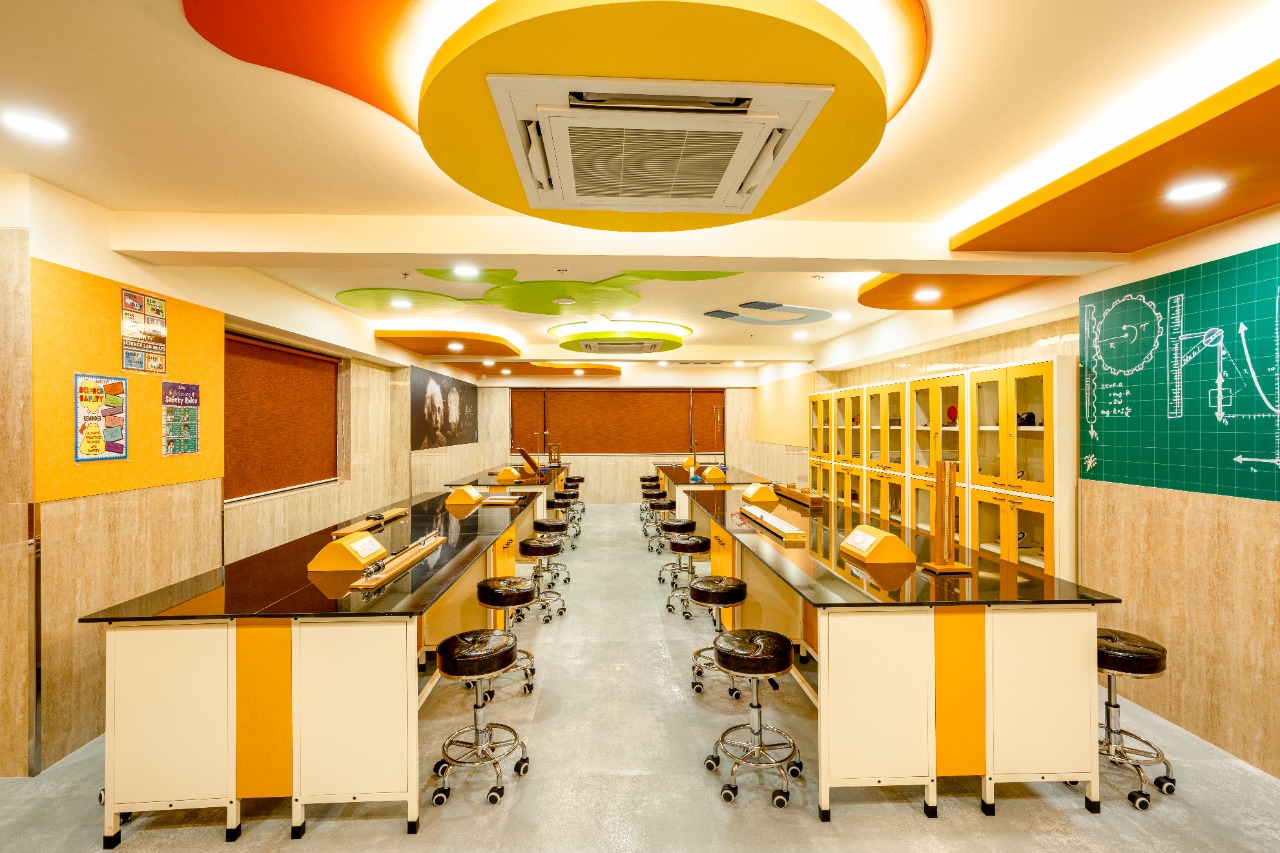 Bio Lab Furniture by I.S. LabCare Technologies